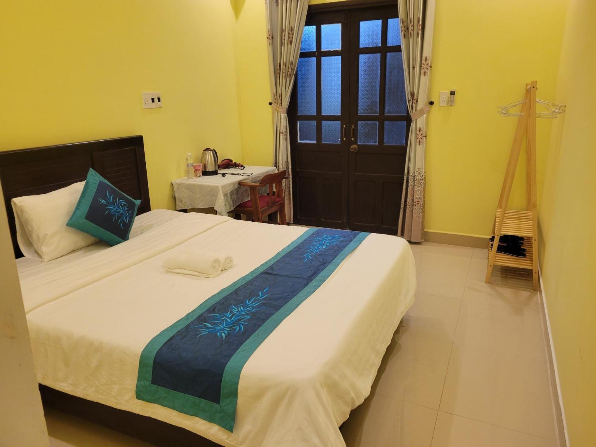Plum Tree Homestay Хойан Экстерьер фото