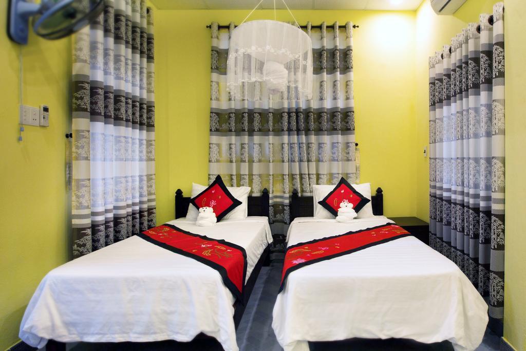 Plum Tree Homestay Хойан Экстерьер фото