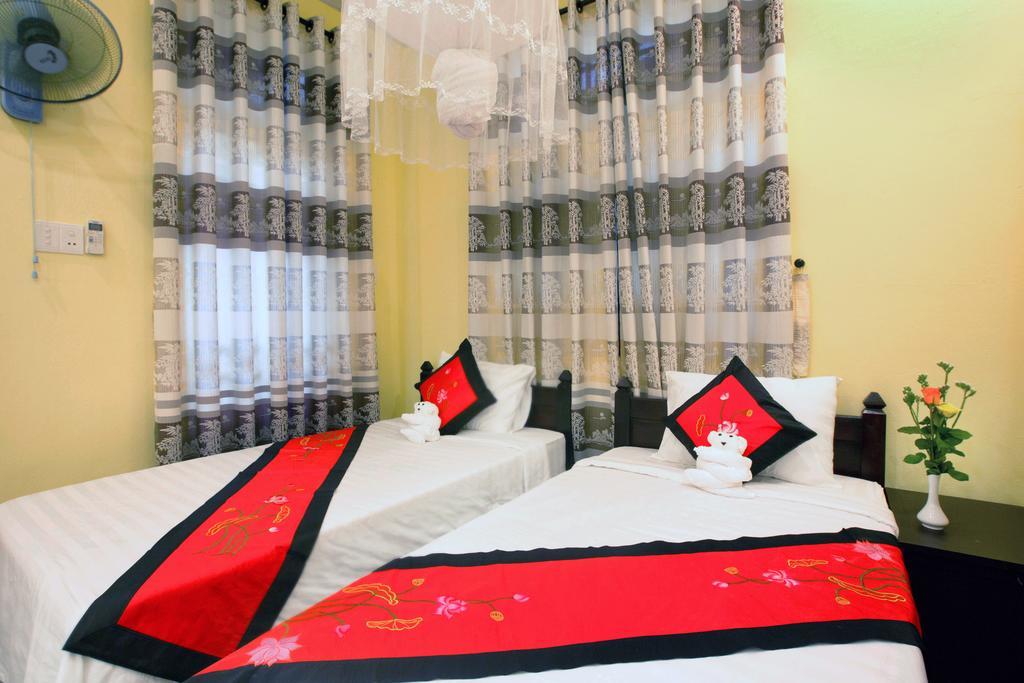 Plum Tree Homestay Хойан Экстерьер фото