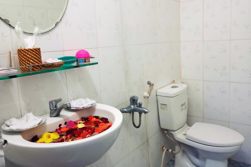 Plum Tree Homestay Хойан Экстерьер фото